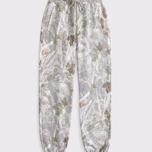 Abercrombie & Fitch Gray Camo Joggers